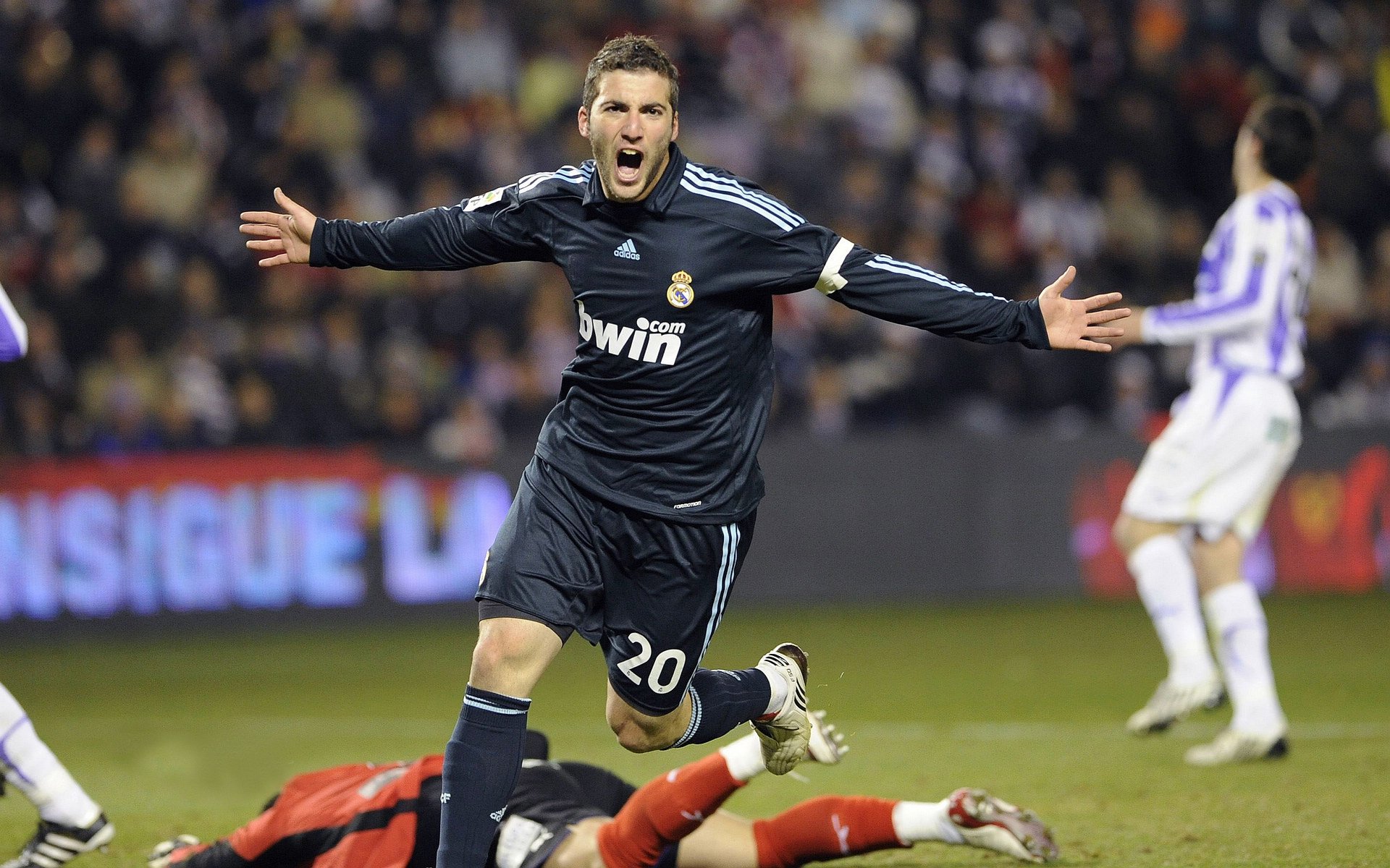 欧洲杯战术大变革：阵型变化带来震撼效果，欧洲杯 阵型